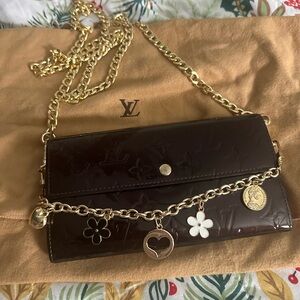 Louis Vuitton Authentic vernis long wallet with unbranded chain